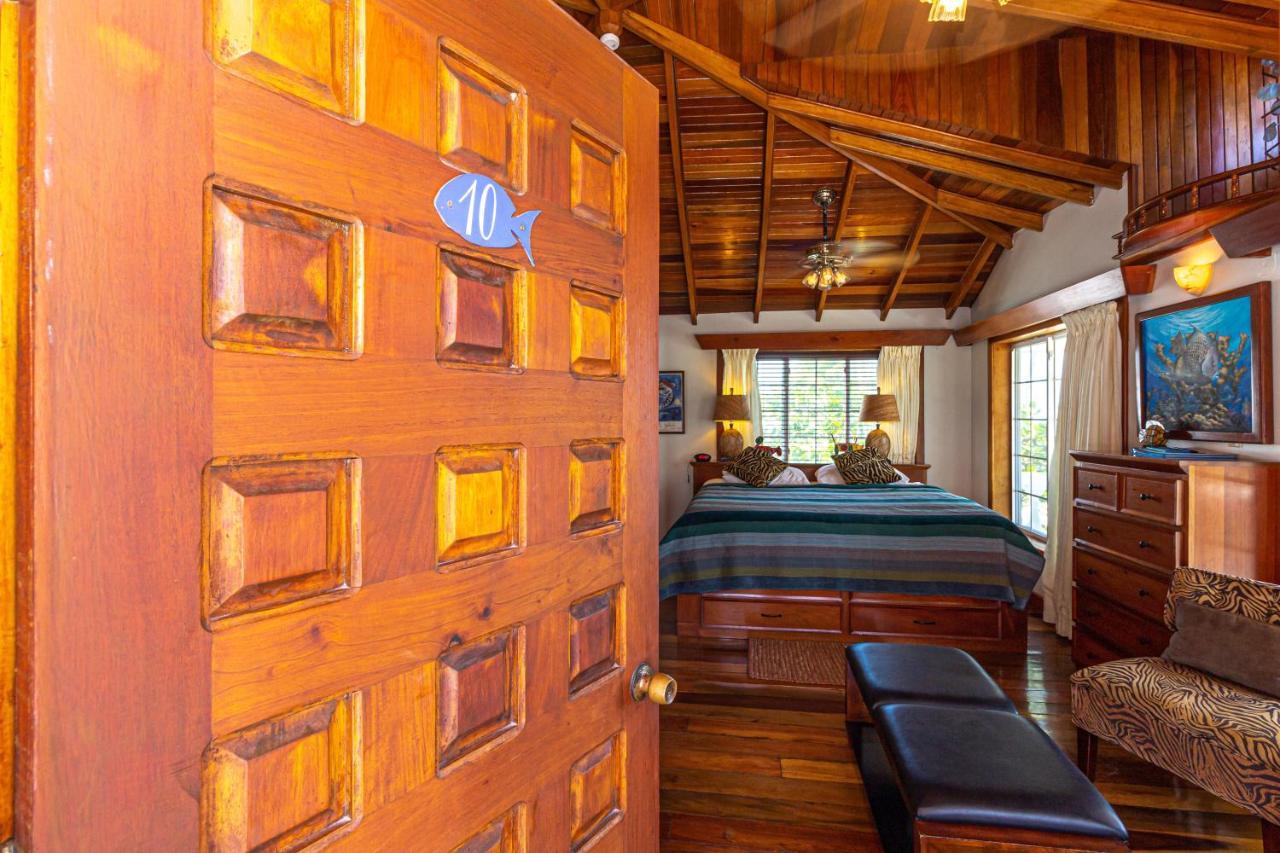 Blue Tang Inn ซานเปโดร ภายนอก รูปภาพ